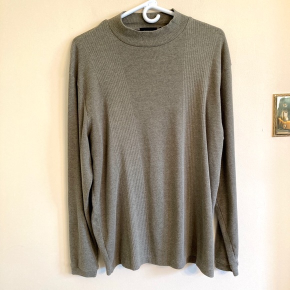 Men’s Claiborne Sweater - Picture 4 of 5